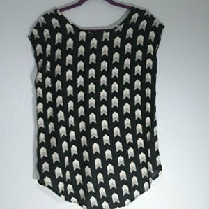 Live 4 Truth Arrows print  Top| Size M